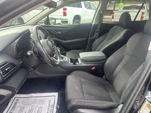 Used 2024 Subaru Outback Premium AWD/4WD image 9