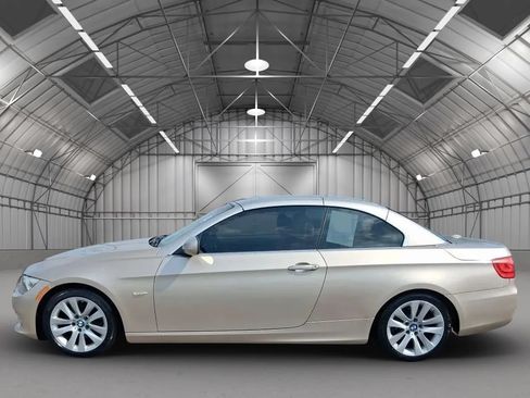 Used 2012 BMW 328i Convertible RWD image 3