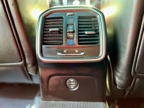 Used 2018 Porsche Macan S image 17