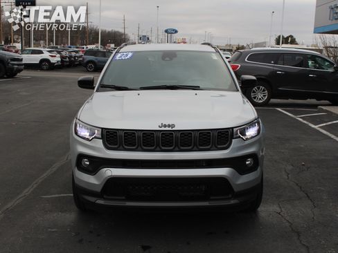 Used 2025 Jeep Compass Latitude w/ Altitude Special Edition image 9