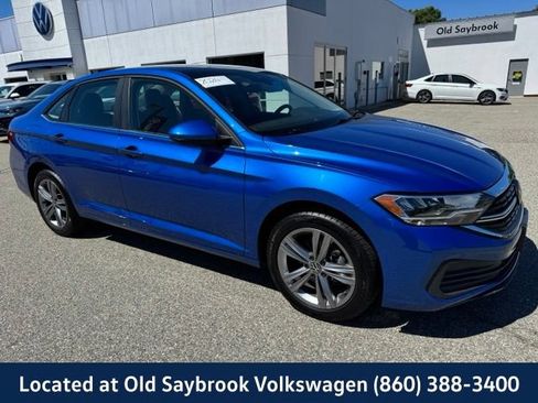 Certified 2024 Volkswagen Jetta SE FWD image 3