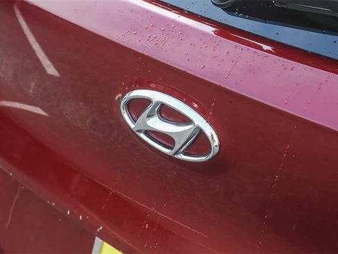 Used 2020 Hyundai Tucson SE w/ Cargo Package image 11