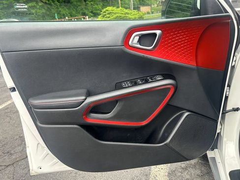 Used 2023 Kia Soul GT-Line FWD image 10