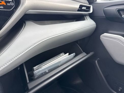 Used 2023 Toyota Highlander L image 44