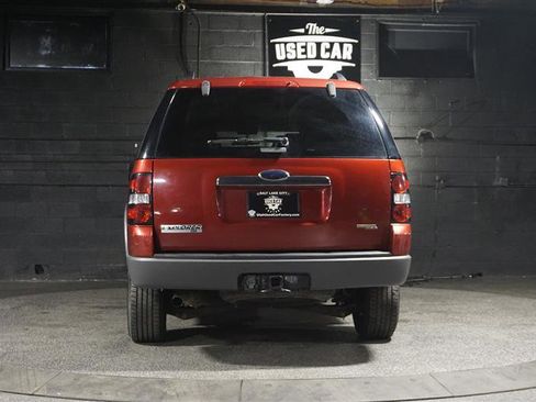 Used 2006 Ford Explorer XLT image 4