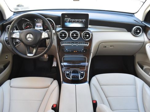Used 2017 Mercedes-Benz GLC 300 4MATIC image 27