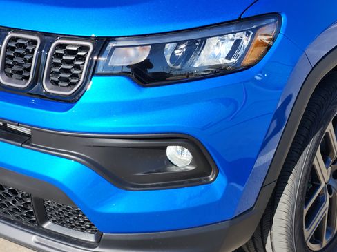 New 2026 Jeep Compass Latitude image 6