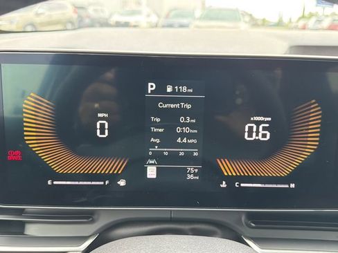 New 2026 Kia Carnival EX FWD image 11