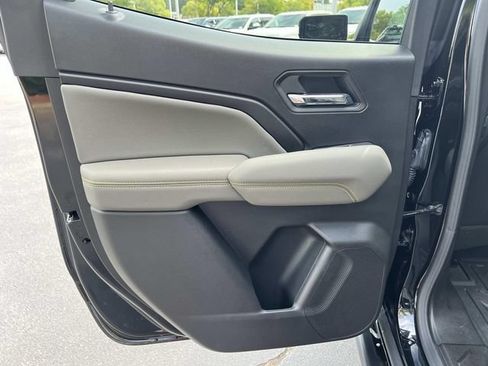 Used 2026 Chevrolet Colorado ZR2 w/ Technology Package AWD/4WD image 34