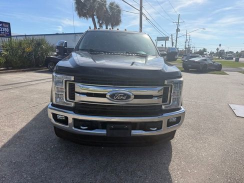 Used 2019 Ford F250 XLT w/ XLT Premium Package AWD/4WD image 4