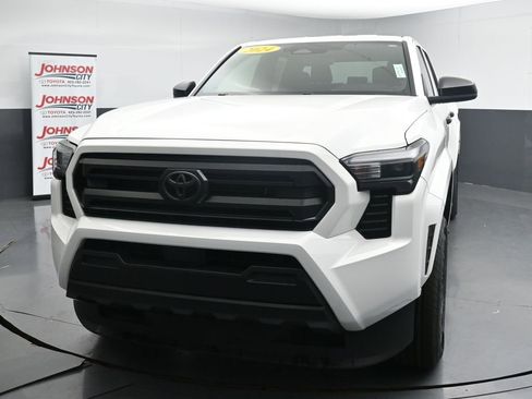 Used 2024 Toyota Tacoma SR AWD/4WD image 4