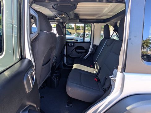 Used 2023 Jeep Wrangler Sport S image 12