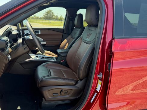 Used 2022 Ford Explorer King Ranch w/ Premium Technology Package AWD/4WD image 98