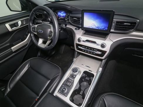 Used 2023 Ford Explorer XLT w/ Equipment Group 202A image 18