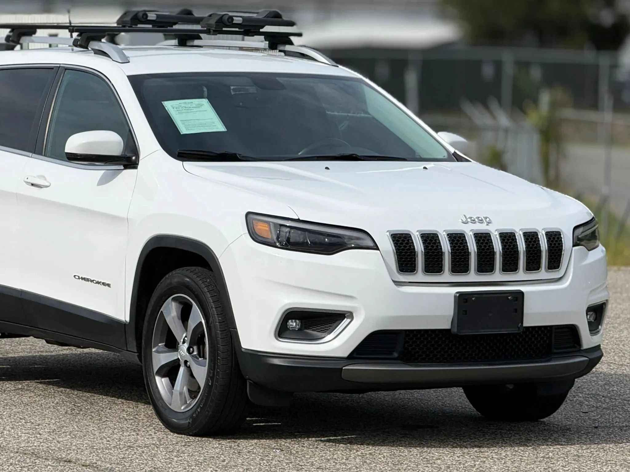 Used 2019 Jeep Cherokee Limited AWD/4WD image 15