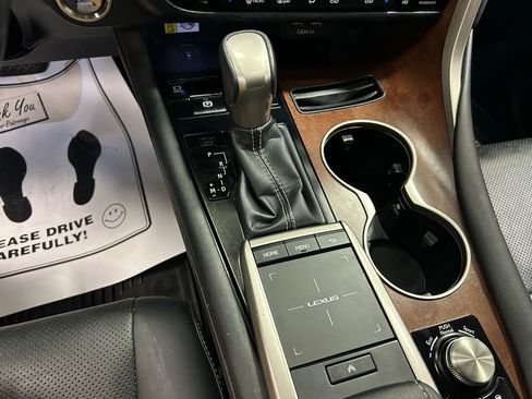 Used 2021 Lexus RX 350L Premium w/ Premium Package image 18