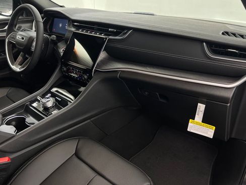 New 2024 Jeep Grand Cherokee Limited 4xe w/ Luxury Tech Group II image 24