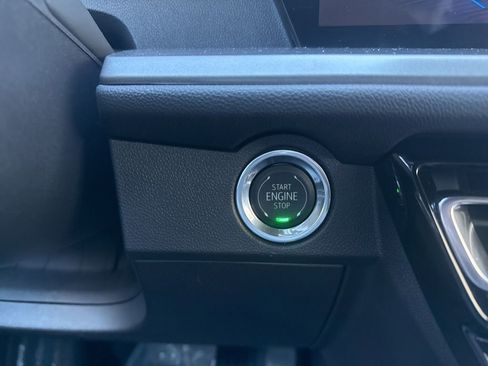 Used 2026 Chevrolet Traverse LT w/ Midnight/Sport Edition image 41