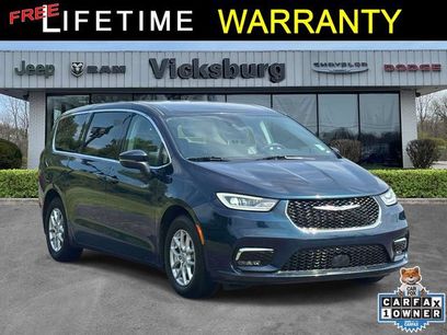 Used 2023 Chrysler Pacifica Touring-L