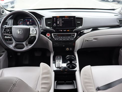 Used 2022 Honda Pilot Touring image 15