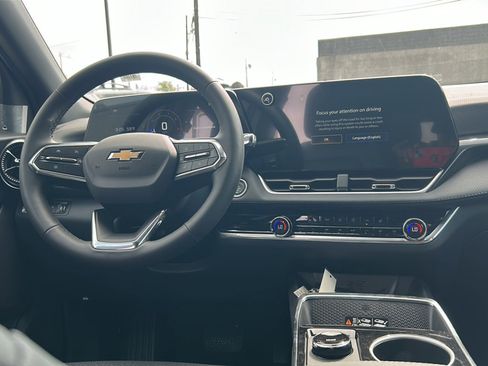 New 2026 Chevrolet Equinox LT AWD/4WD image 16