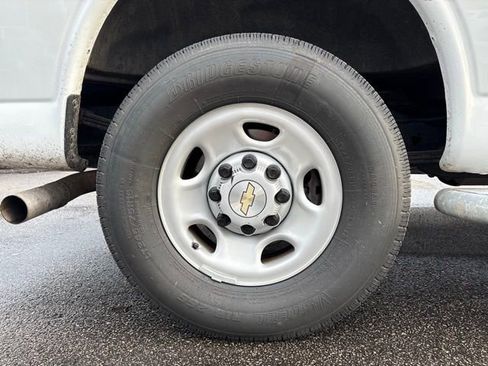 Used 2024 Chevrolet Express 2500 w/ Driver Convenience Package image 19
