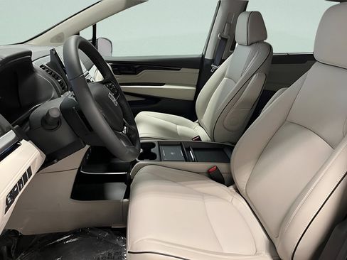 New 2026 Honda Odyssey Touring image 12