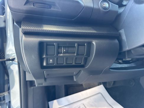 Used 2019 Subaru Crosstrek 2.0i Premium image 24