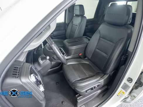 Used 2022 GMC Sierra 3500 Denali w/ Technology Package AWD/4WD image 27