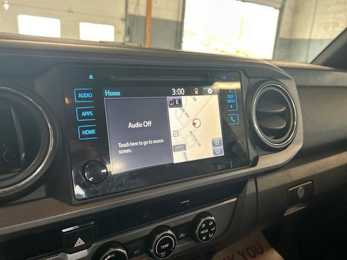 Used 2017 Toyota Tacoma TRD Sport w/ Tow Package (A/T) image 30