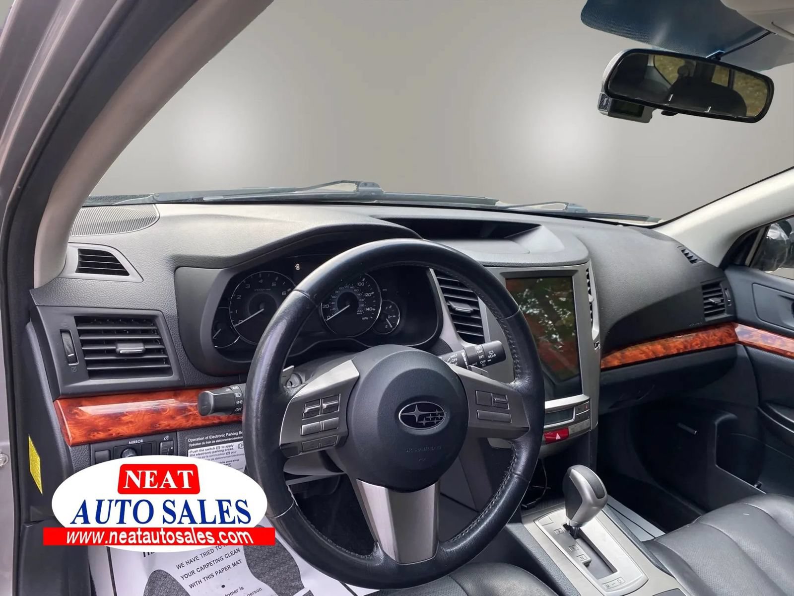 Used 2010 Subaru Outback 2.5i Limited AWD/4WD image 8