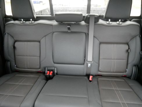 Certified 2025 Chevrolet Silverado 1500 High Country w/ Technology Package image 13