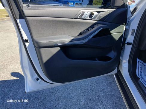 Used 2019 BMW X5 xDrive40i w/ Premium Package 2 image 11