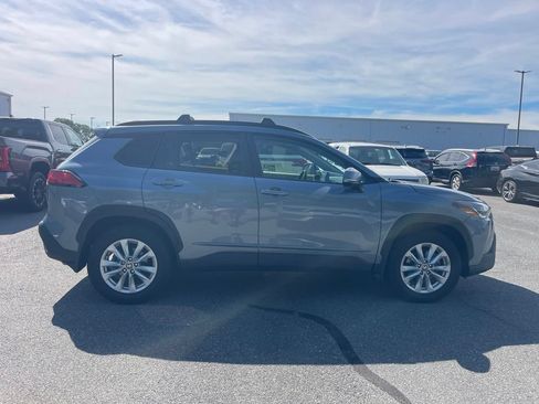 Used 2022 Toyota Corolla Cross LE AWD/4WD image 6