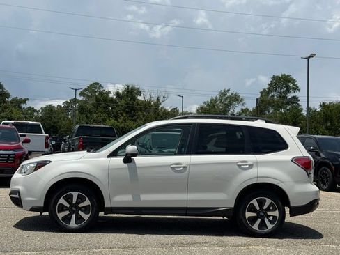 Used 2018 Subaru Forester 2.5i Premium AWD/4WD image 7
