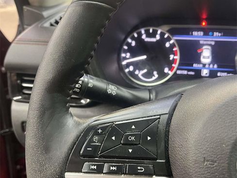 Used 2023 Nissan Sentra SR w/ SR Premium Package image 19