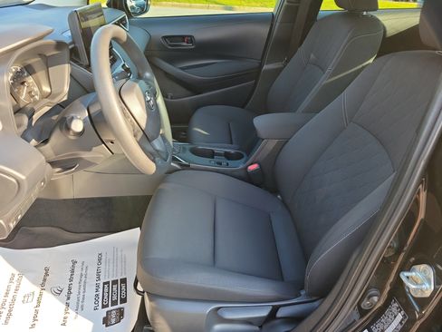 Used 2023 Toyota Corolla LE image 12