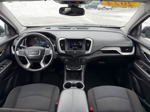 Used 2024 GMC Terrain SLE image 19