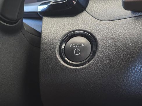 Used 2025 Toyota Camry SE image 31