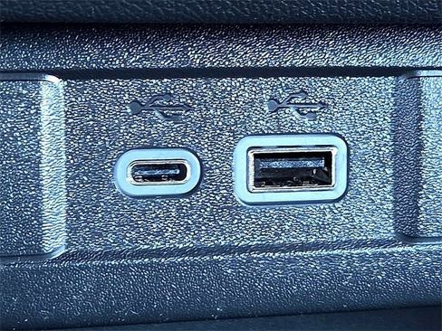 Used 2024 Chevrolet Colorado Trail Boss w/ Technology Package image 19