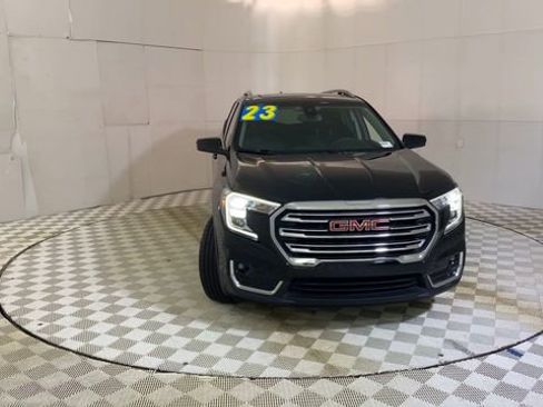 Used 2023 GMC Terrain SLT FWD image 3