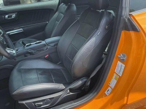 Used 2018 Ford Mustang GT Premium w/ Black Accent Package RWD image 6