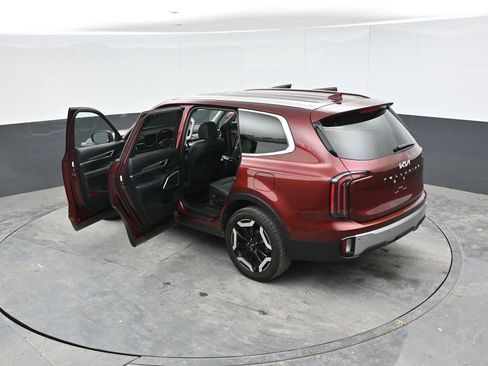 Used 2023 Kia Telluride EX w/ EX Captain's Chair Package FWD image 51