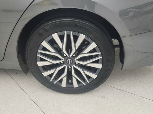 Used 2025 Nissan Altima 2.5 SV image 25