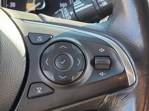 Used 2019 Buick Enclave Essence image 21