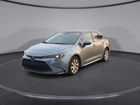Used 2022 Toyota Corolla LE FWD image 4