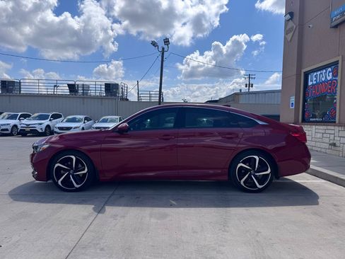 Used 2018 Honda Accord Sport image 8