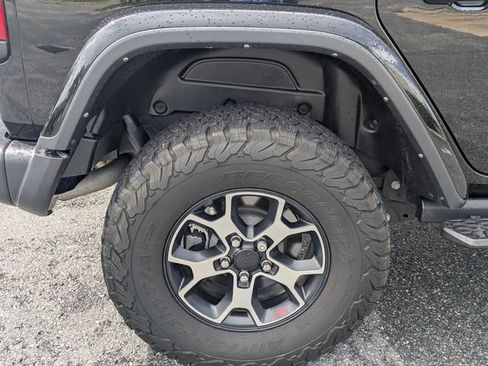 Used 2023 Jeep Wrangler Unlimited Rubicon AWD/4WD image 11