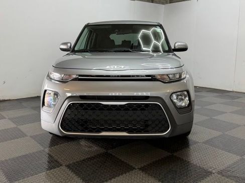 Used 2022 Kia Soul LX w/ Technology Package FWD image 4