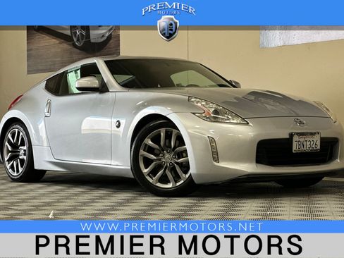 Used 2013 Nissan 370Z Coupe RWD image 1